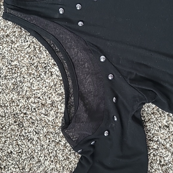 Rock & Republic Women's Cold Shoulder Tops - Black and Gray Bundle - Picture 4 of 4